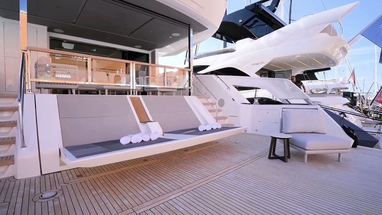 Neue exklusive Tour: 10 Millionen Pfund YACHT 'Sunseeker 182 OCEAN'
