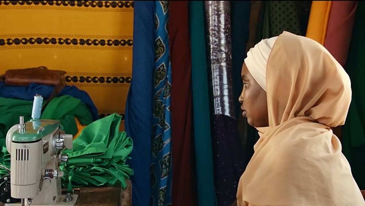 Le Village aux portes du paradis Bande-annonce VO STFR