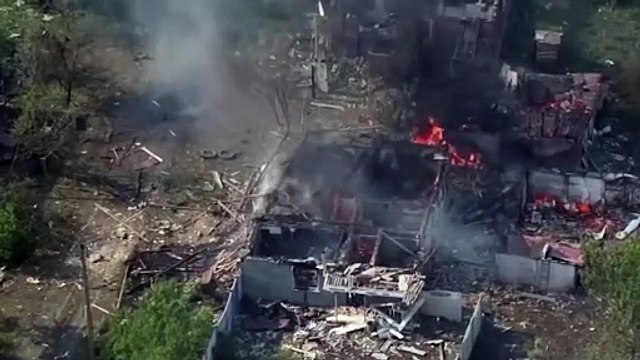 Ucraina, Vovchansk invasa dai russi sembra una città fantasma. Il video dal drone