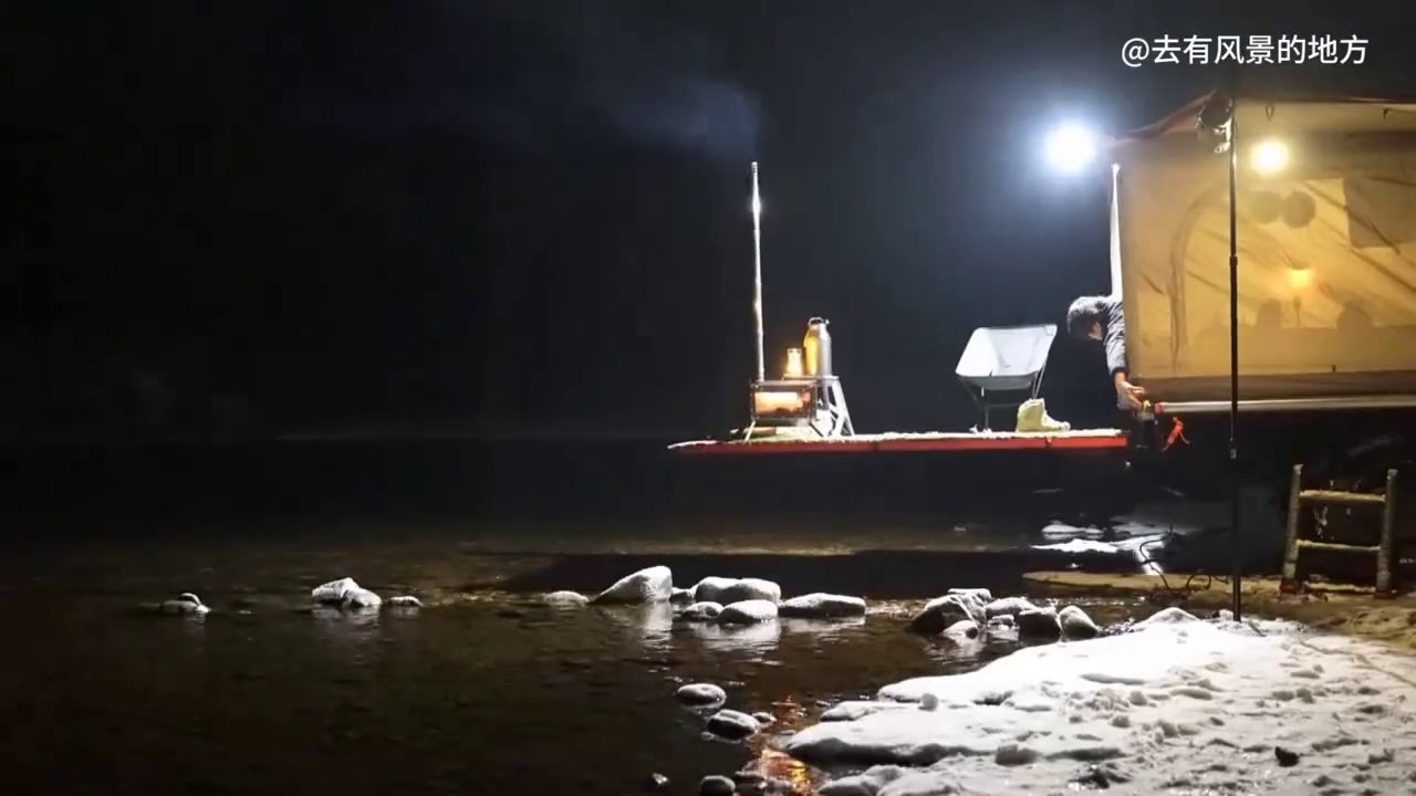 "Ultimate RV Camping Comfort in Heavy Snow: Living the Cozy Snow Camping Life Among Stunning Scenery! ❄️ #RVcamping #snowcamping #livinginthesnow