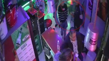 En video: posibles menores estarían detrás de un delicado atraco en un bar de Bogotá