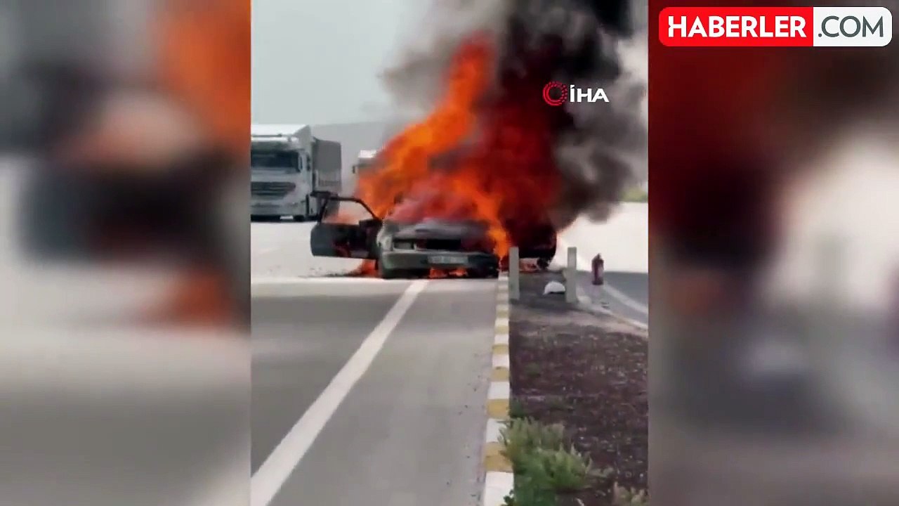 Seyir halindeki otomobil alev alev yandı