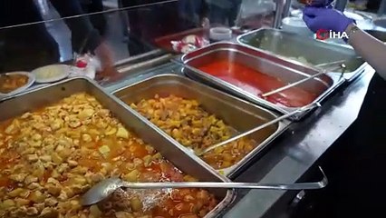 Bu sefer fahiş fiyat değil, indirim: Ucuz yemeği duyan oraya koştu