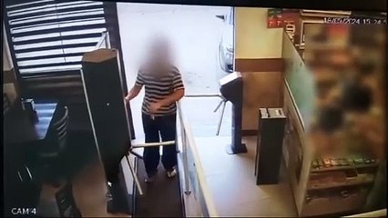 Adolescente que matou família é visto indo à padaria um dia depois do crime