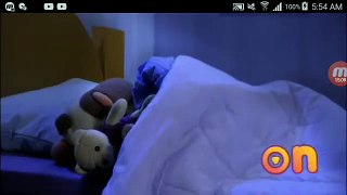 once niñas y niños tv mexico staff se cayo en la cama cuando esta durmiendo 16_07_2021