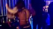 Peso Pluma es captado viendo a Anitta cambiarse de ropa