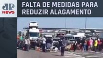 Moradores de bairro em Porto Alegre fazem protesto e bloqueiam via expressa