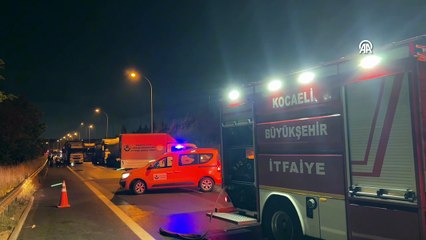 Pet şişe yüklü tır devrildi: 1 yaralı