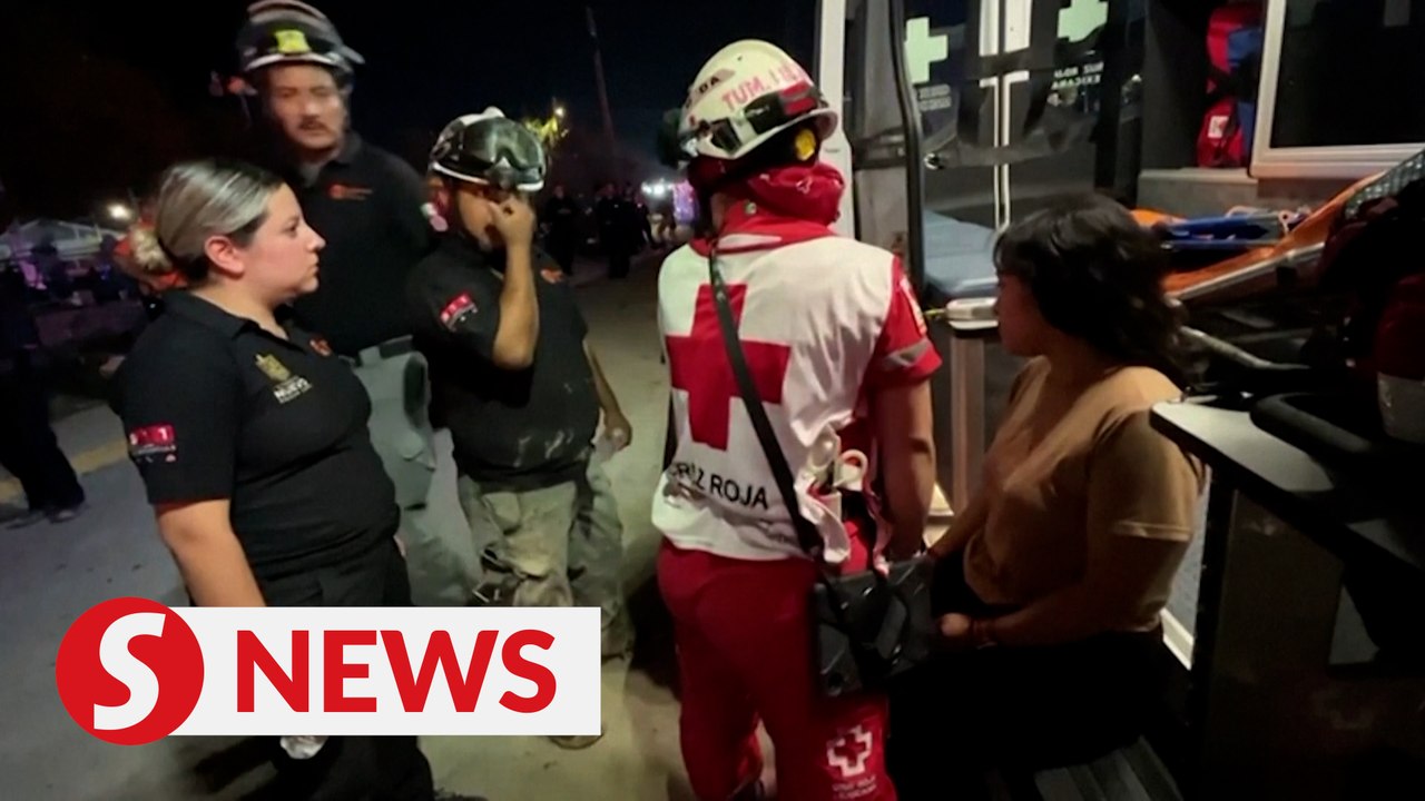 Nine killed in Mexico stage collapse at campaign event