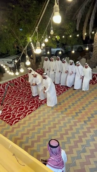 Wow Super Arabic Dance I Love Emirati people #CaptureRamadanSpark #explore #emirati #arabic #ara