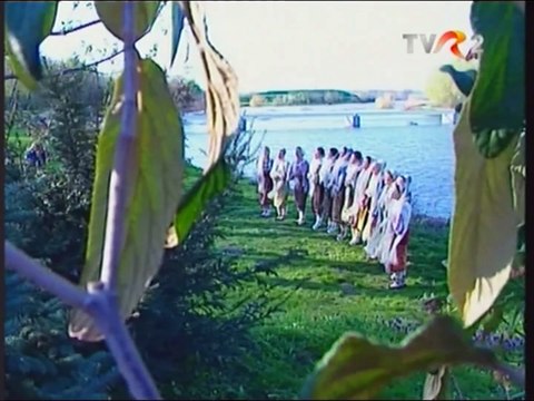 Grupul Grupul „Flori dambovitene” - De-ar veni luna lui mai (Vin Floriile cu soare - TVR 2 - 28.04.2013)