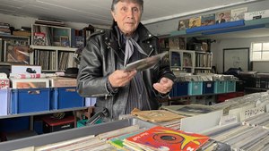 Robert collectionne 15 tonnes de vinyles