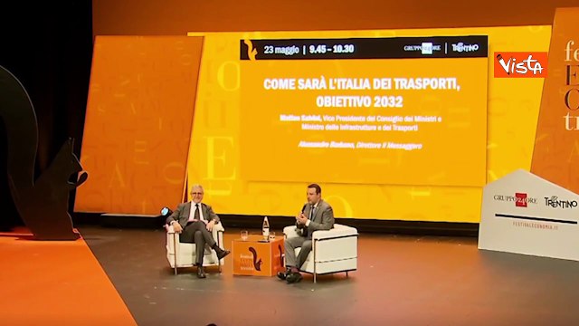 Salvini contestato al Festival dell'Economia di Trento: Non avete capito niente della vita