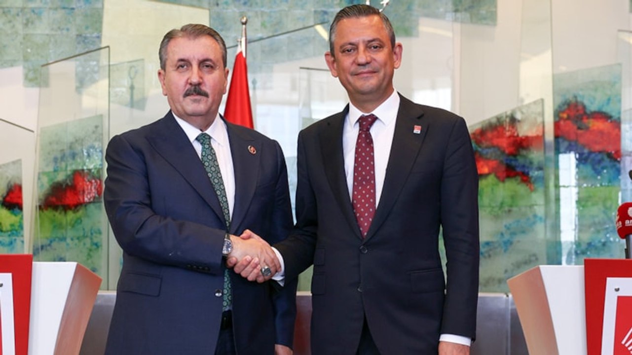 Özel ve Destici basın mensuplarının sorularını yanıtladı