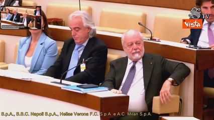 Lotito si addormenta in audizione in Senato sulla riforma della Serie A, De Laurentiis lo sveglia