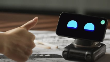 Dieses Gadget verwandelt euer Smartphone in einen süßen Roboter