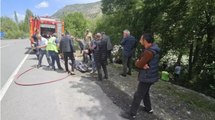 Erzurum'un İspir ilçesinde un yüklü kamyon Çoruh Nehri'ne uçtu: 1 ölü, 2 yaralı