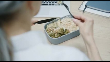 A Milano in ufficio il pranzo è light: il 73% sceglie vegetariano