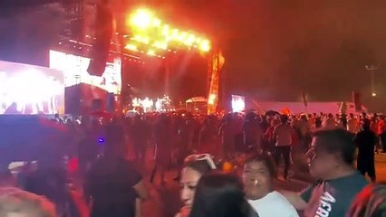 Video: se derrumbó un escenario en México y hay al menos 9 muertos y cientos de heridos