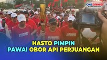 Hasto Kristiyanto Pimpin Pawai Obor Api Perjuangan Menuju Arena Rakernas PDIP