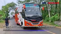 Marak Kecelakaan, Petugas Gabungan Razia Ratusan Bus Pariwisata di Tulungagung