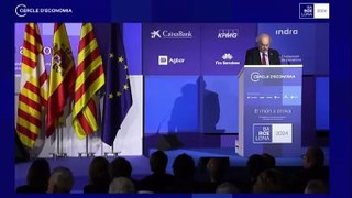 La caída del presidente del Barcelona Institute of Science and Technology, Andreu Mas-Colell, en la Reunión del Círculo de Economía