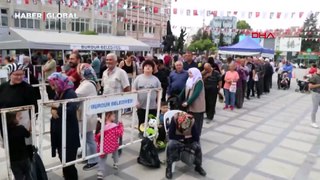 Türk Mutfağı haftasında Burdur köfteye doydu: Meydanda uzun kuyruklar