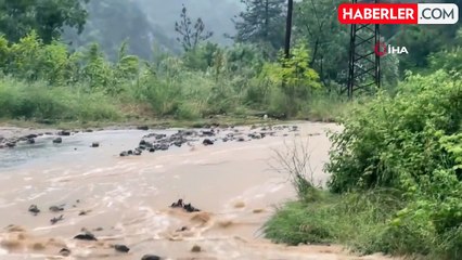 Dolu Yağışı Hayatı Felç Etti