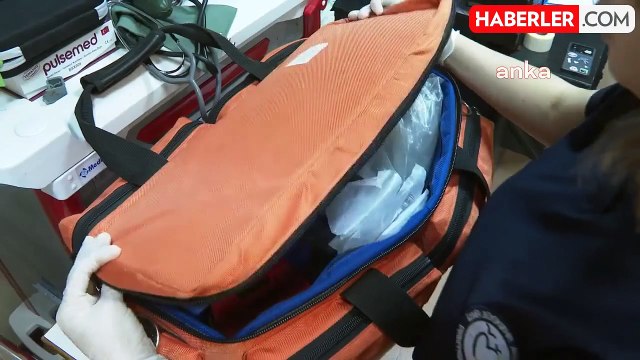 İzmir Büyükşehir Belediyesi Eşrefpaşa Hastanesi Evde Bakım Hizmetleri Birimi, Yatağa Bağımlı Hastalara Sağlık Hizmeti Sunuyor