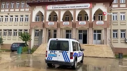Okulda zehirlenme paniği! 24 öğrenci hastaneye kaldırıldı