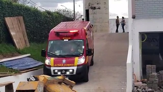 Trabalhador cai de 3 metros de altura em construção na Região do Lago