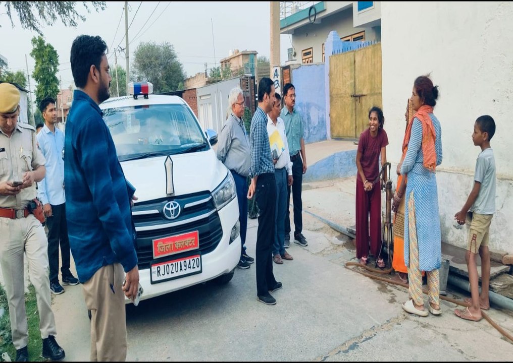 तीन दिन के अंतराल में होती है जल सप्लाई, महिलाओं ने कलक्टर को बताई समस्या...देखें वीडियो
