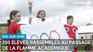 200 élèves rassemblés au passage de la flamme académique à Bar-sur-Aube