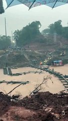 Ponte flutuante construída por Batalhão de SC é destruída pela correnteza no RS