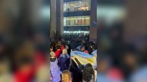 Gases lacrimógenos de las fuerzas de seguridad contra los docentes que intentan ingresar en la legislatura de Misiones