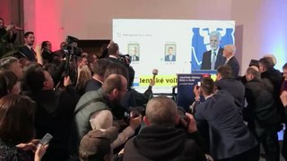 Presidente tcheco é hospitalizado após sofrer acidente de moto
