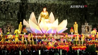 Detik-detik Festival Lampion Perayaan Waisak di Candi Borobudur