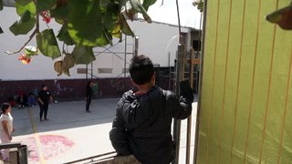 A merced de criminales, miles de mexicanos buscan refugio en EEUU