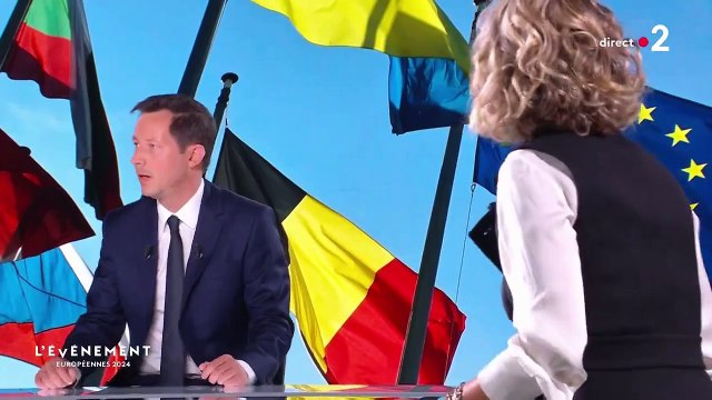 François-Xavier Bellamy se paye France 2 et Caroline Roux en direct après le face-à-face Attal/Bardella : Qu'est ce qui vous permet de les avoir invité eux ? Rien ne justifie que le service public mette en scène ce débat !