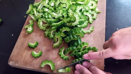 Karela Gosht Recipe|How To Make Bitter Gourd|Karela Gosht Ki Sbzi