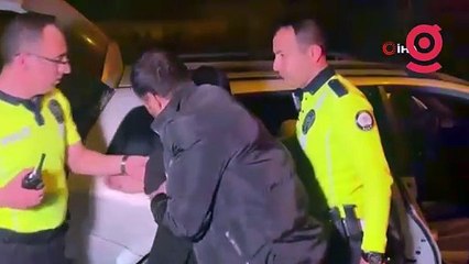 'Dur' ihtarına uymayan otomobilin içinden 17 kişi çıktı