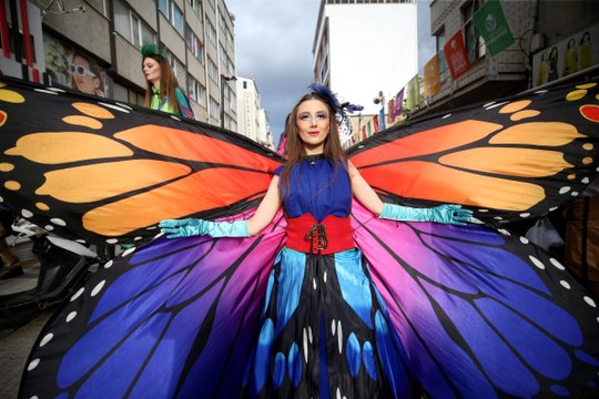 Kırklareli'nde festival ateşi yandı: Karagöz Kültür Sanat ve Kakava Festivali başladı