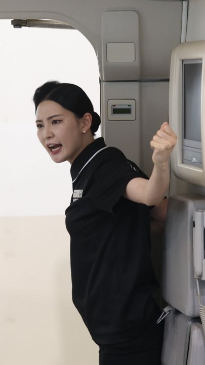 18m 스크린, 항공기 항적 빼곡했다…24시간 잠들지 않는 이곳 [르포]