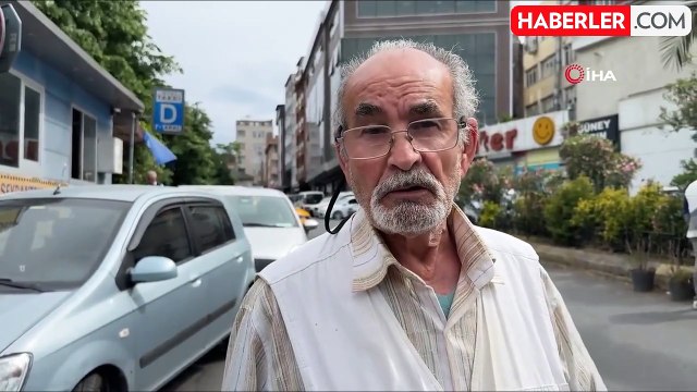 Kağıthane'de ilginç kaza: Motosiklet sürücüsü çarptığı aracın arka camından içeriye girdi