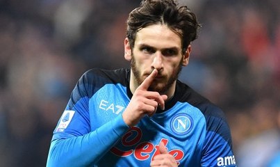 Le PSG aurait proposé 100 millions d'euros pour recruter Khvicha Kvaratskhelia à Naples.