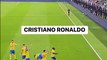 Des supporters lancent des bouteilles d'eau sur Ronaldo en plein match