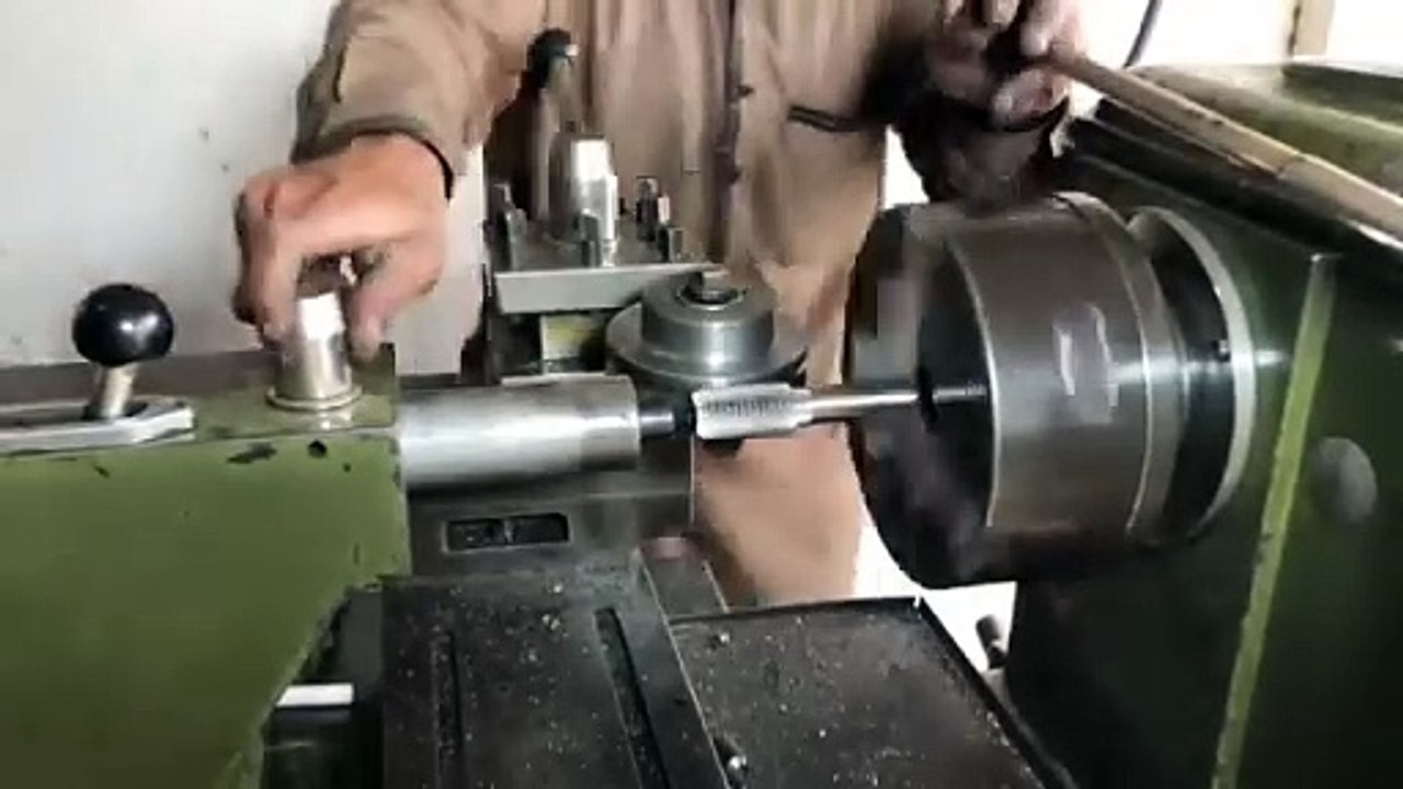 A simple idea for making a warm gear from a tap drill thread on a lathe