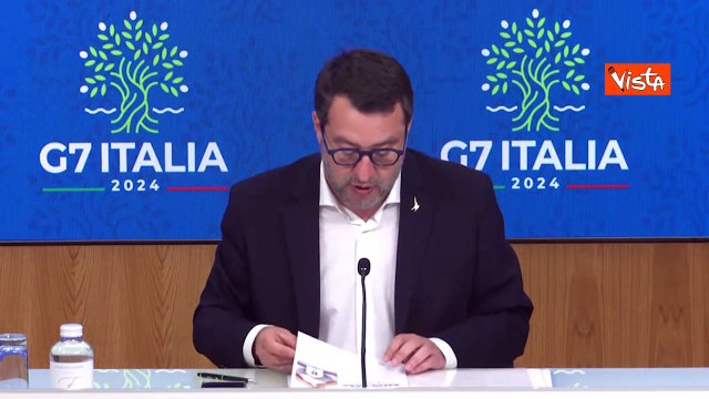 Salvini elenca cosa rientra nel 'salva-casa': Dalle verande alle porte interne