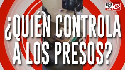 Facas y celulares para todos: ¿quién controla a los presos?
