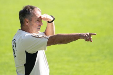 FC Barcelone: Xavi Prend une Décision Clé Lundi ⚽